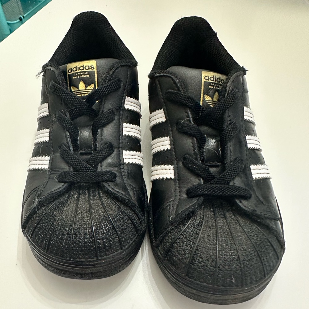 adidas Superstar Athletic Shoe Sz 10 Kids